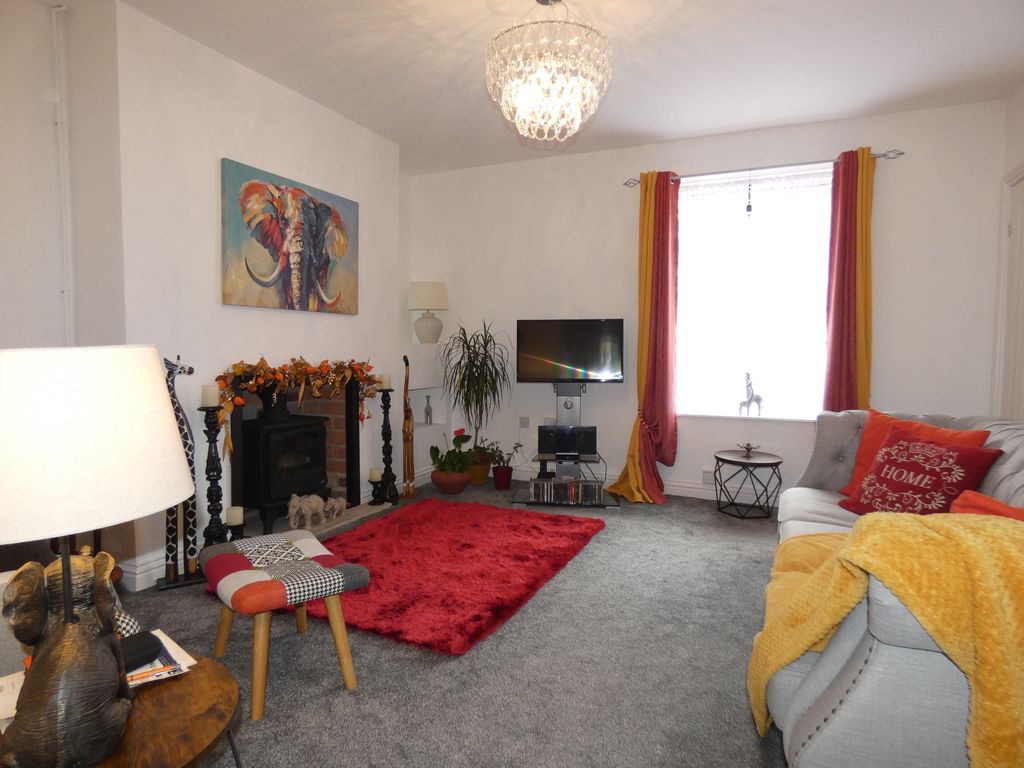 Lounge- click for photo gallery
